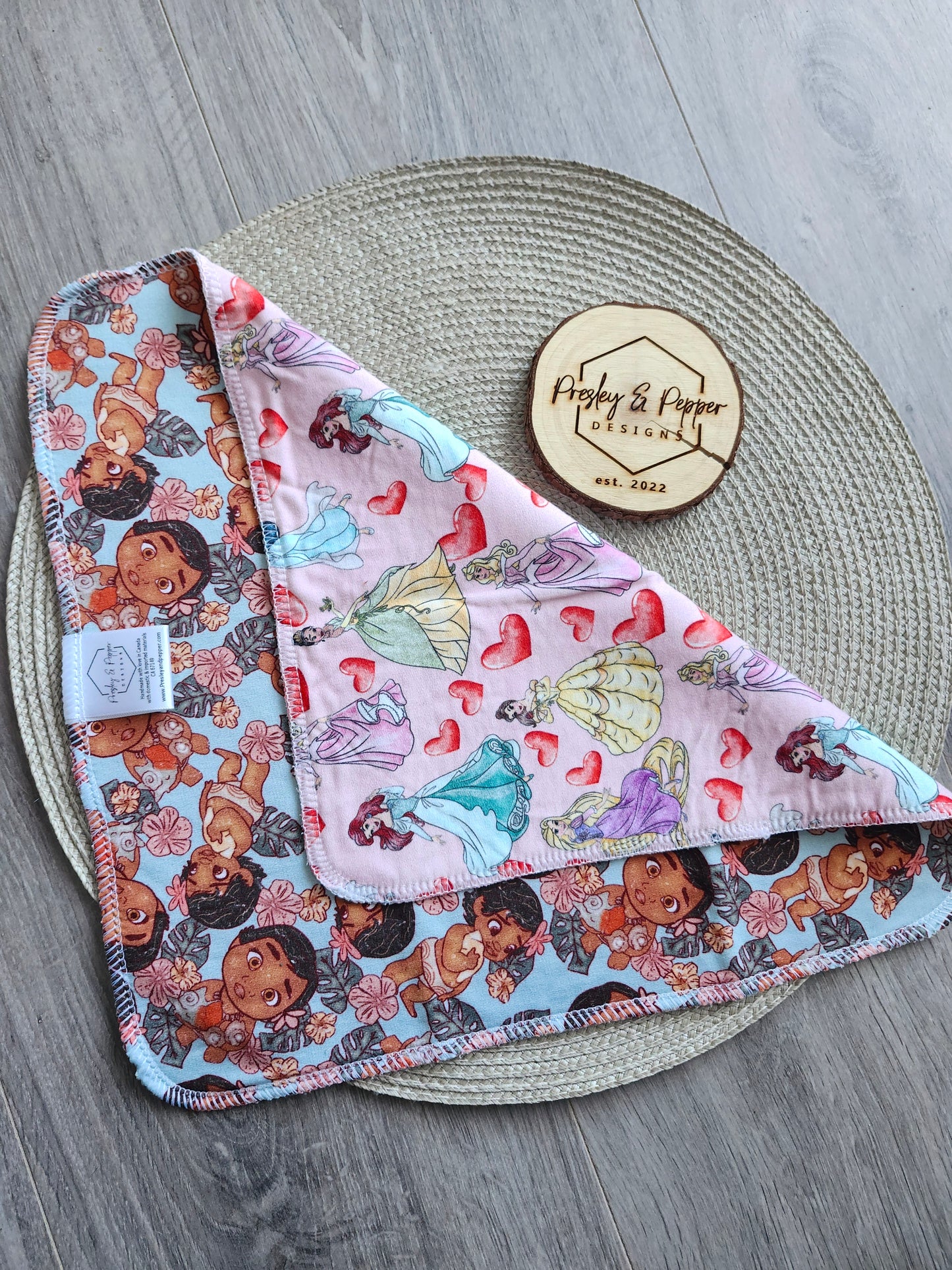 One size bamboo trim fit trifold
