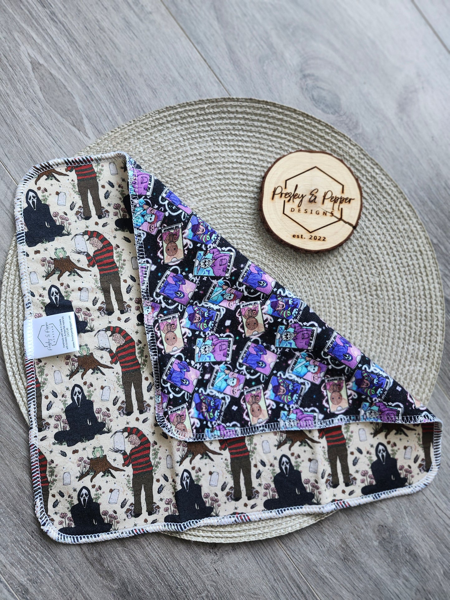 One size bamboo trim fit trifold