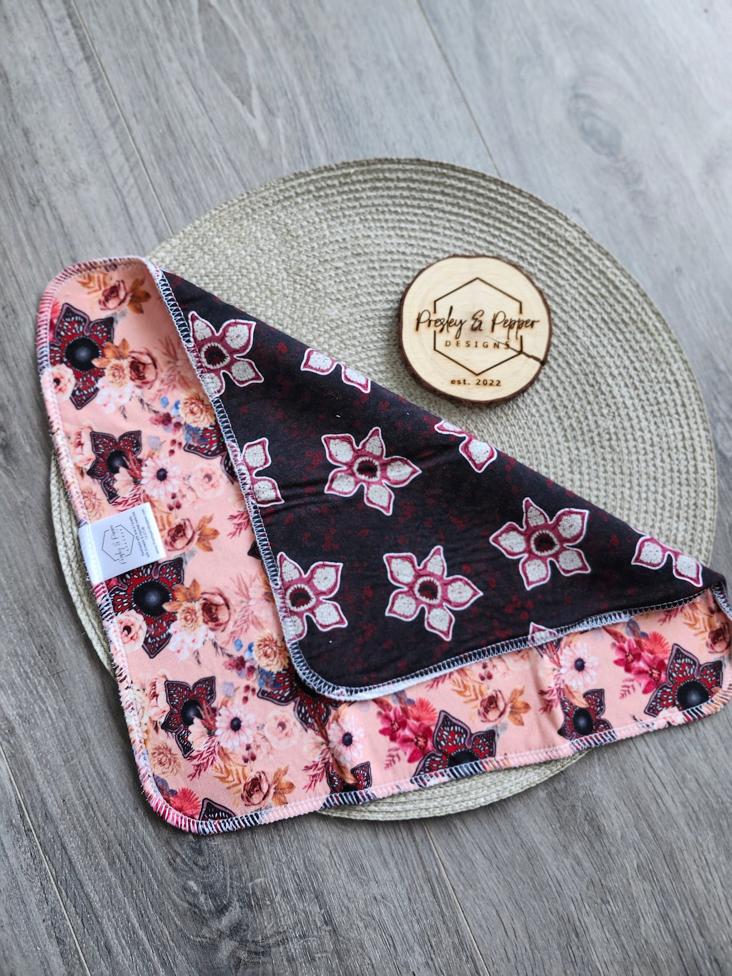 One size bamboo trim fit trifold