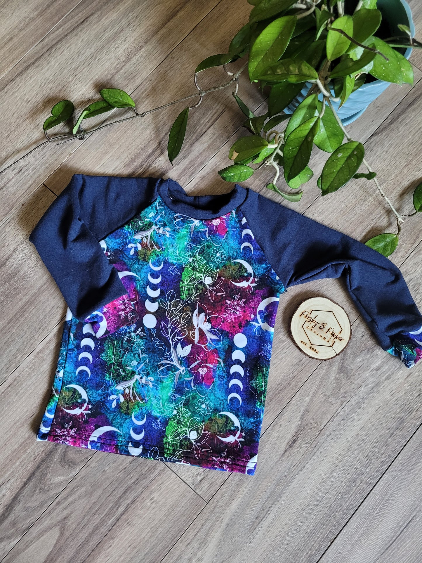 Long sleeve raglan tee 4T