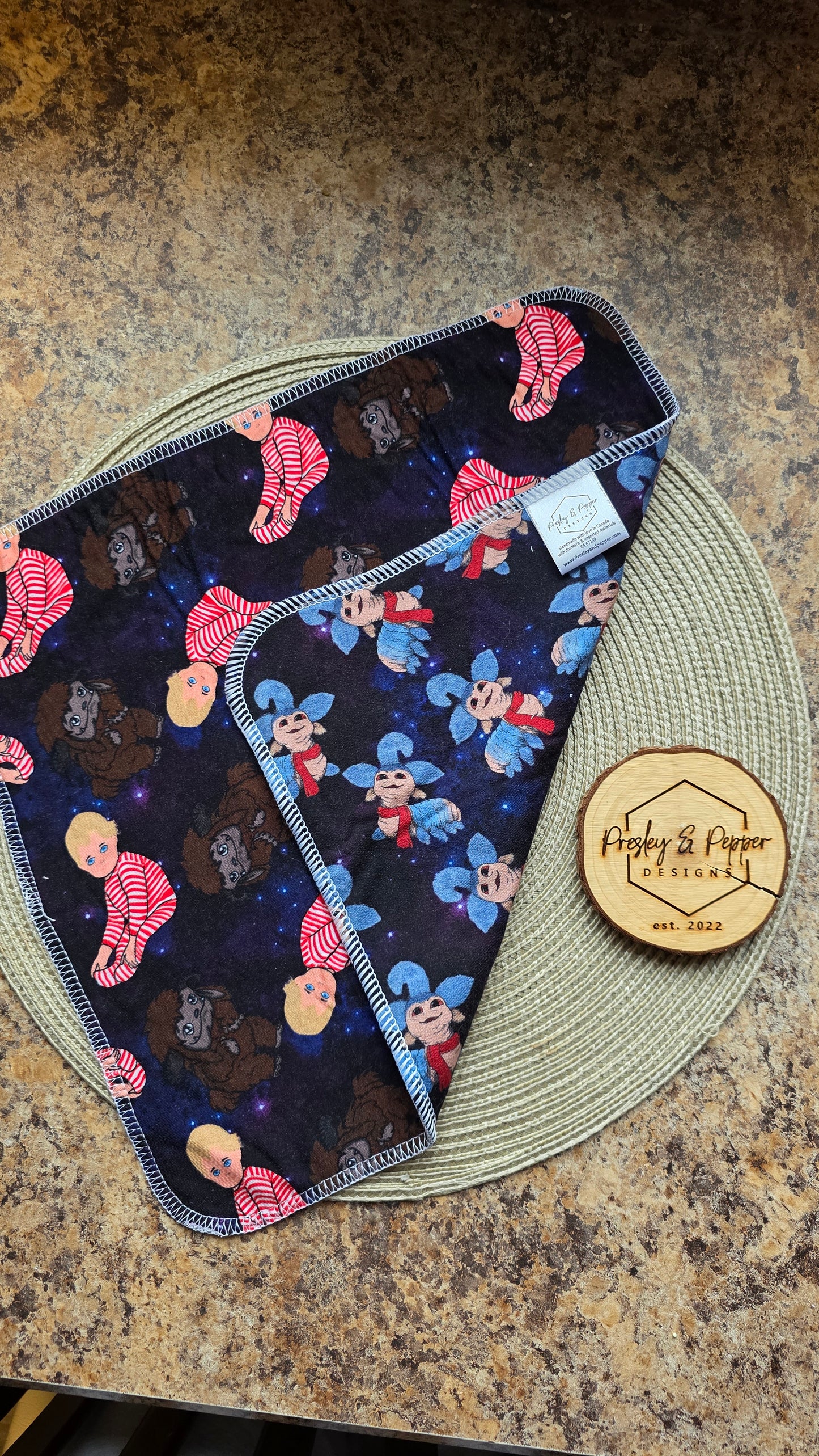 One size bamboo trim fit trifold