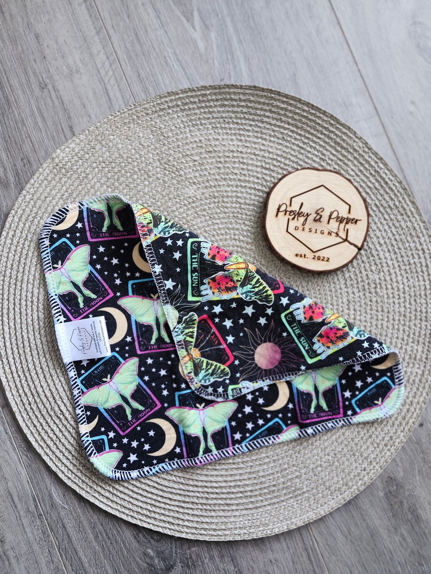 Newborn bamboo trim fit trifold