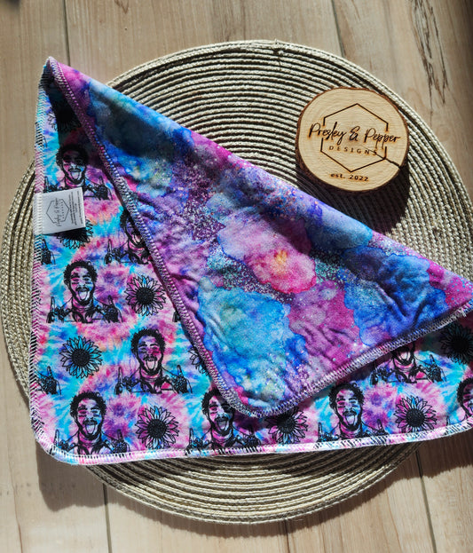 Bamboo trim fit trifold